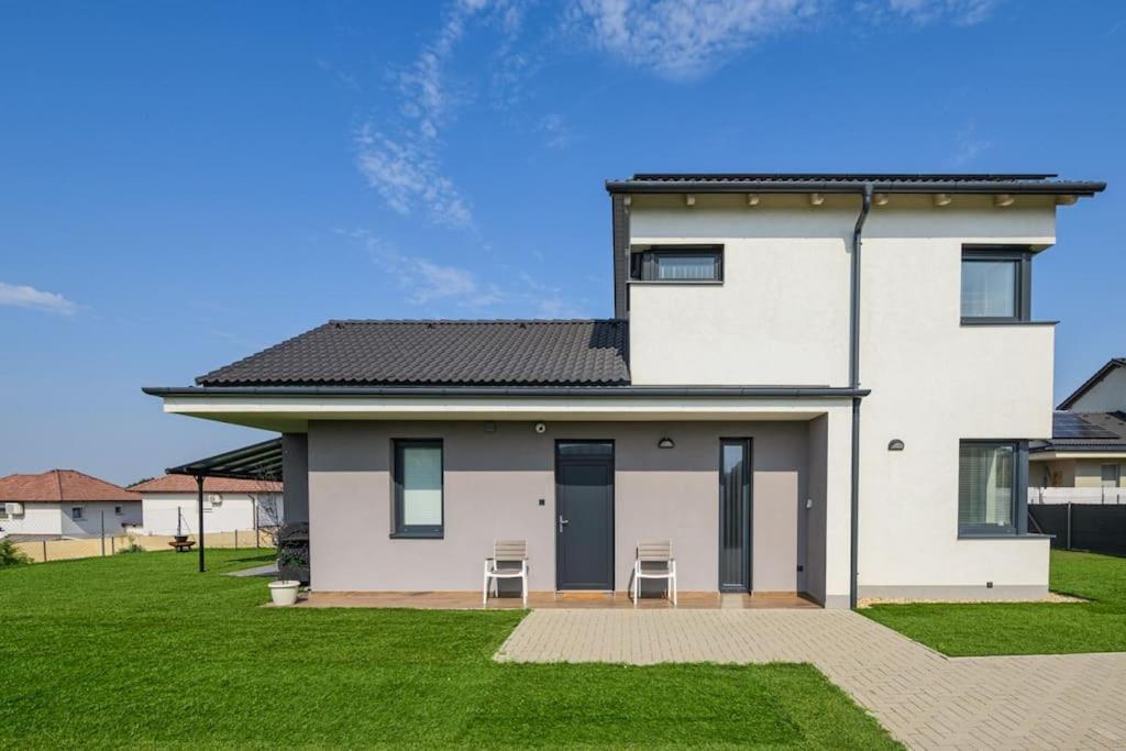 Abg House Ecser Exteriér fotografie